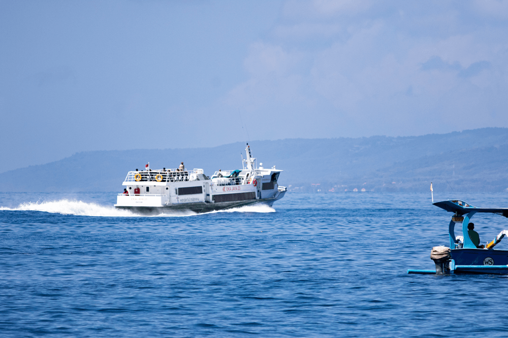 Sea transfer route from Gili Air to Bali, commonly used for medical evacuation and patient transport supported by Nusa Medica Clinic, ensuring safe and coordinated travel across the Lombok Strait.